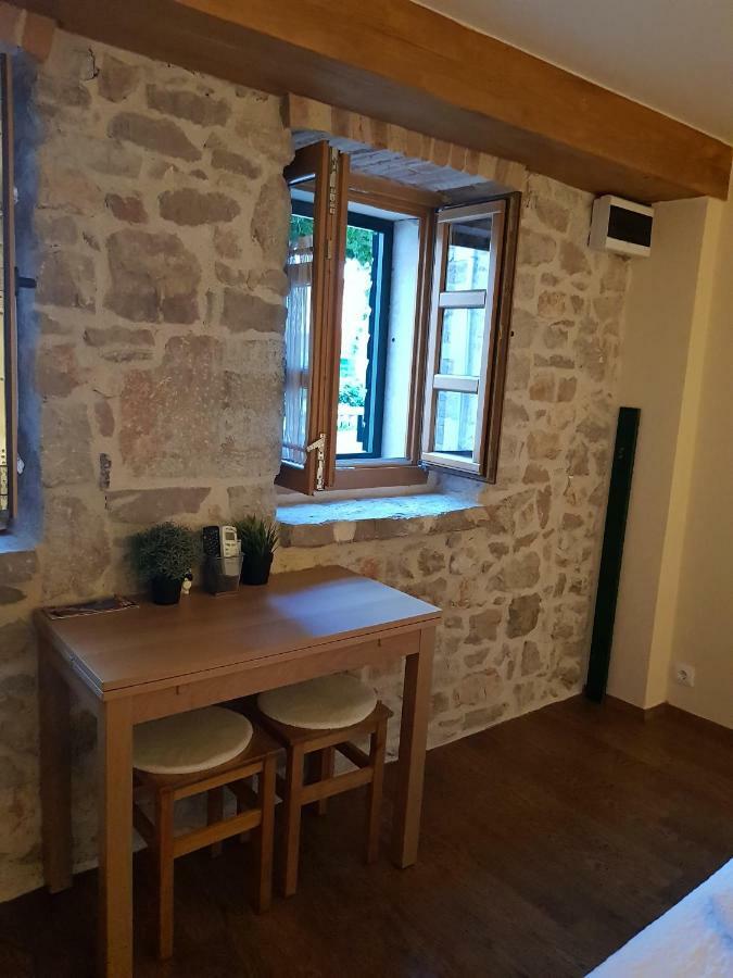 Dvori Svetog Mihaela Appartement Šibenik Buitenkant foto